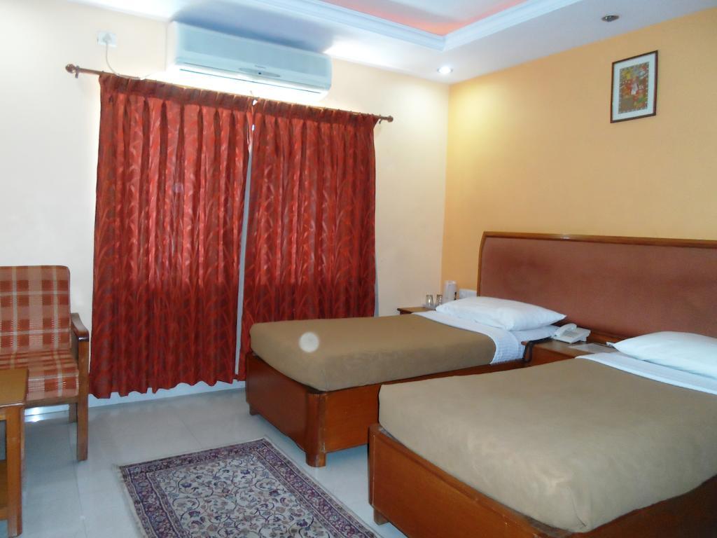 The Chakrie Residency Hotel Tirupati Eksteriør bilde