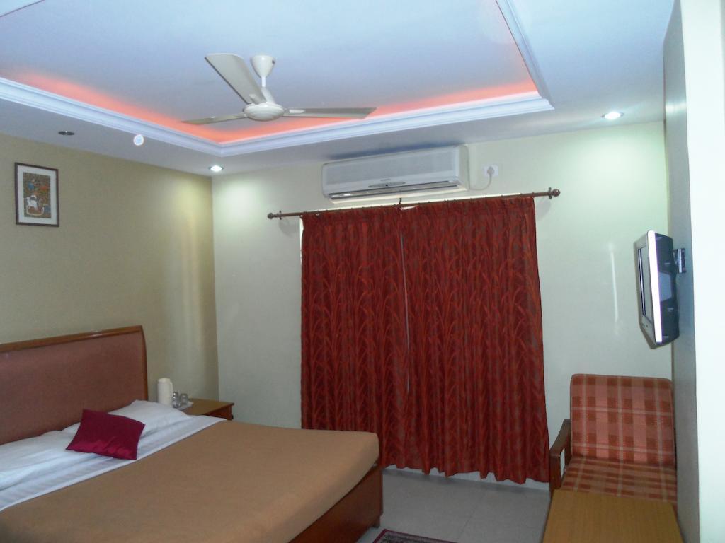 The Chakrie Residency Hotel Tirupati Eksteriør bilde