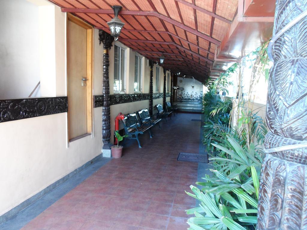 The Chakrie Residency Hotel Tirupati Eksteriør bilde